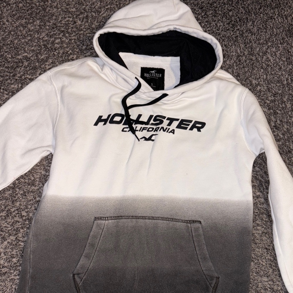 Hollister California Men's White and Gray Hoodie